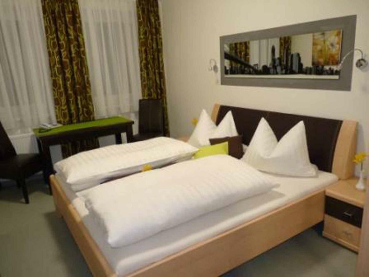 Cafe Und Pension Ringer Vilseck Εξωτερικό φωτογραφία